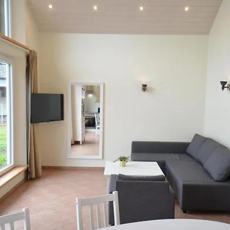 Sommersonne Haushaelfte Fuhlendorf (Mecklenburg-Vorpommern)